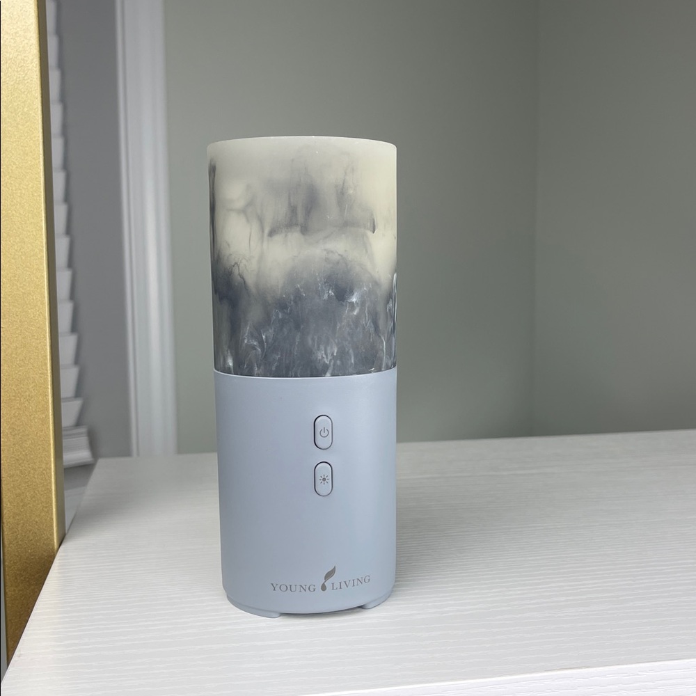 Young Living Viya Travel Diffuser Teal Essential Oil Diffuser-Brand New!